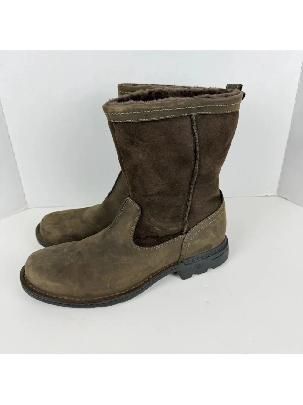 UGG Hartsville Sheepskin Brown Leather Lined Pull On Boots 5626 Mens Size 13